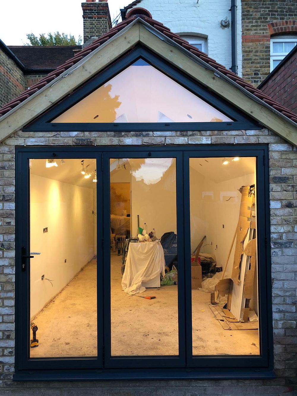 Anthracite Grey Cortizo aluminium 3-panel bifold door